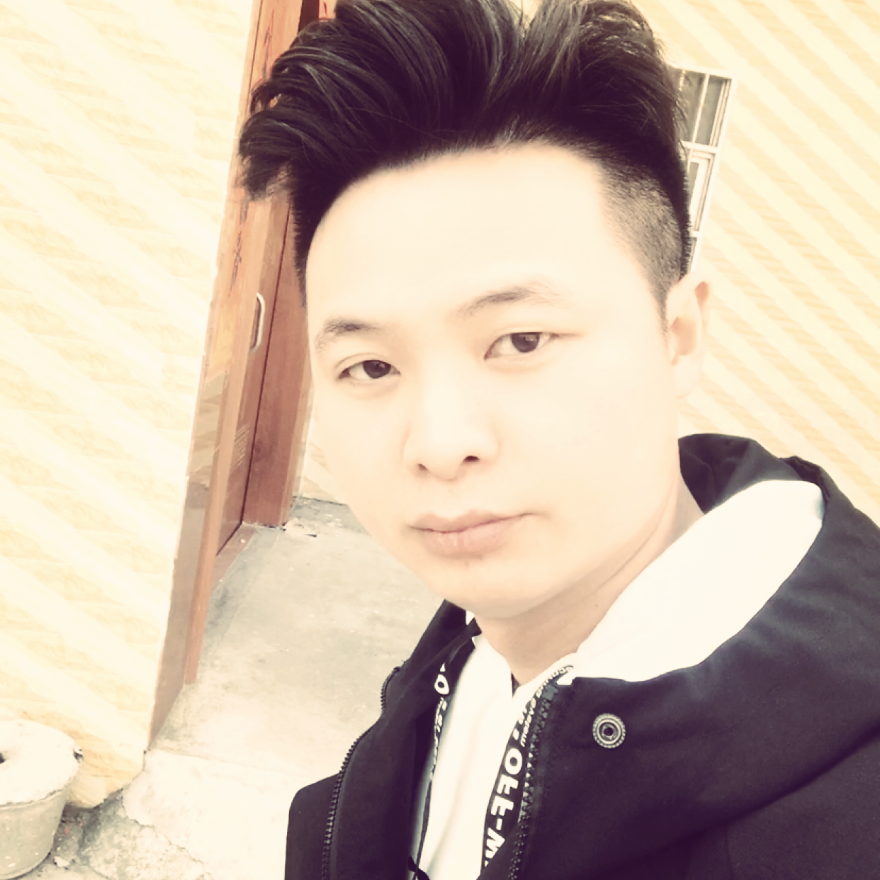 兮颜凝眸体贴的照片