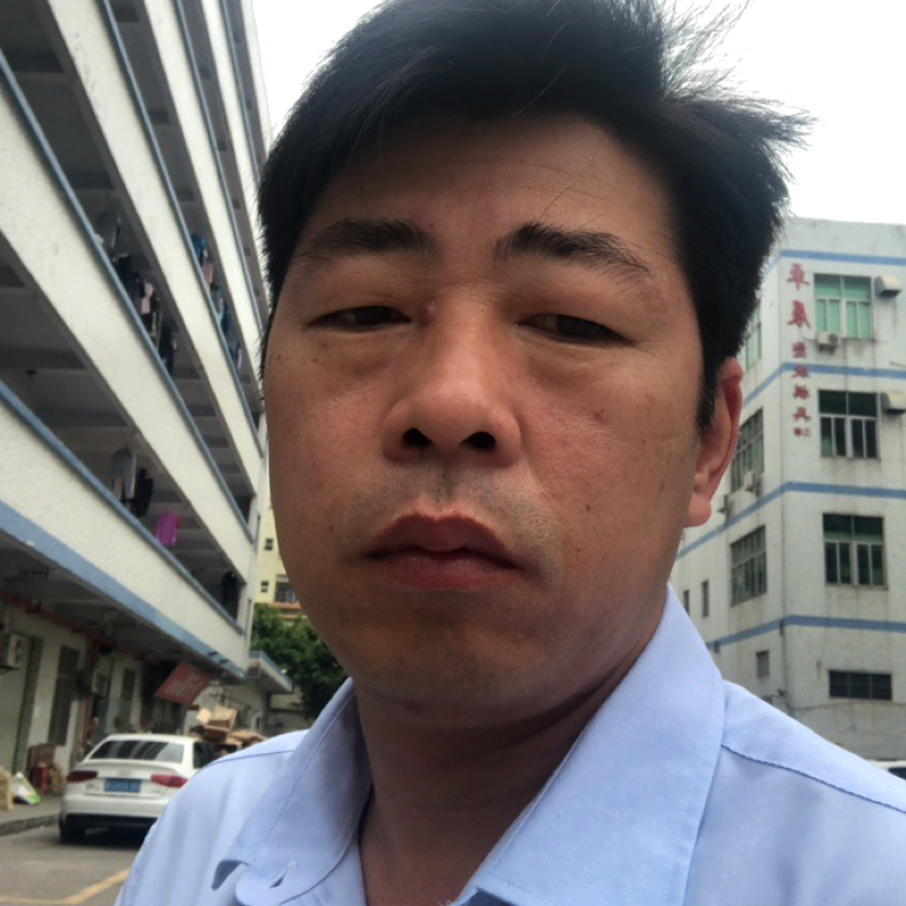 等船只靠岸的码头的照片