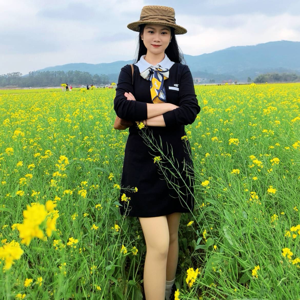 黑白键上的起伏的照片