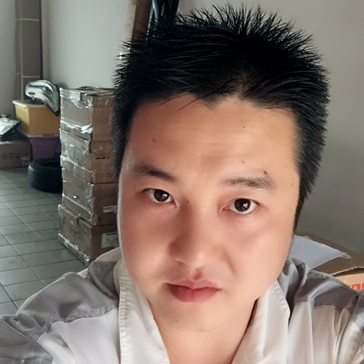 蘩藜拉长的照片