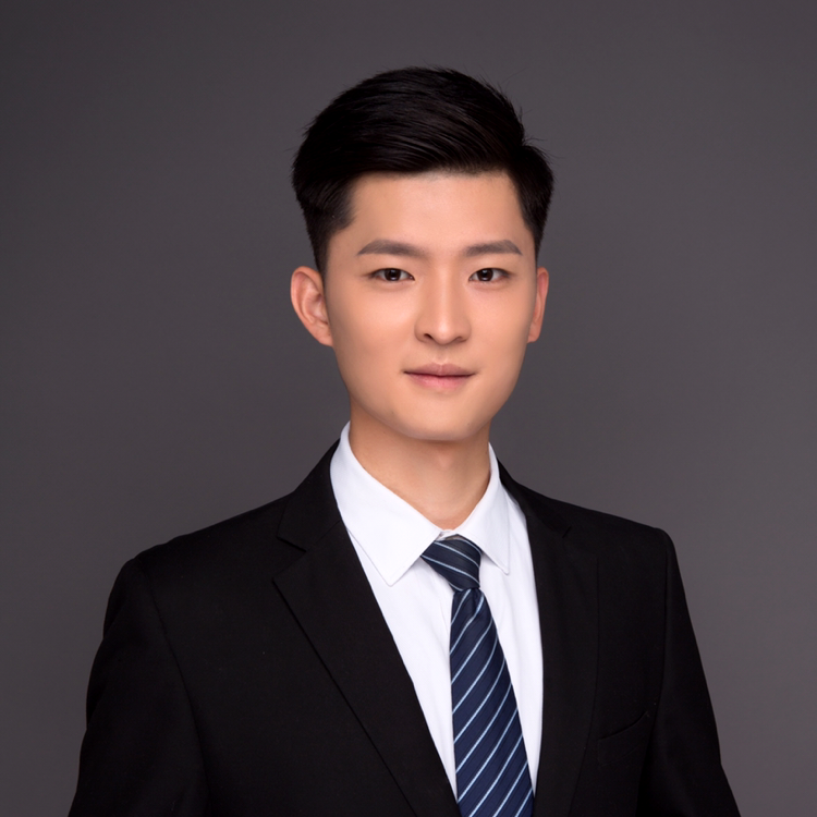 谨慎大白l的照片
