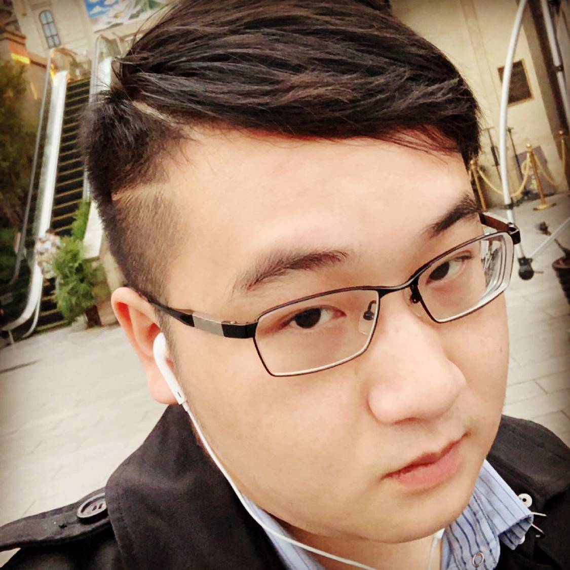 谨慎那篮球的照片