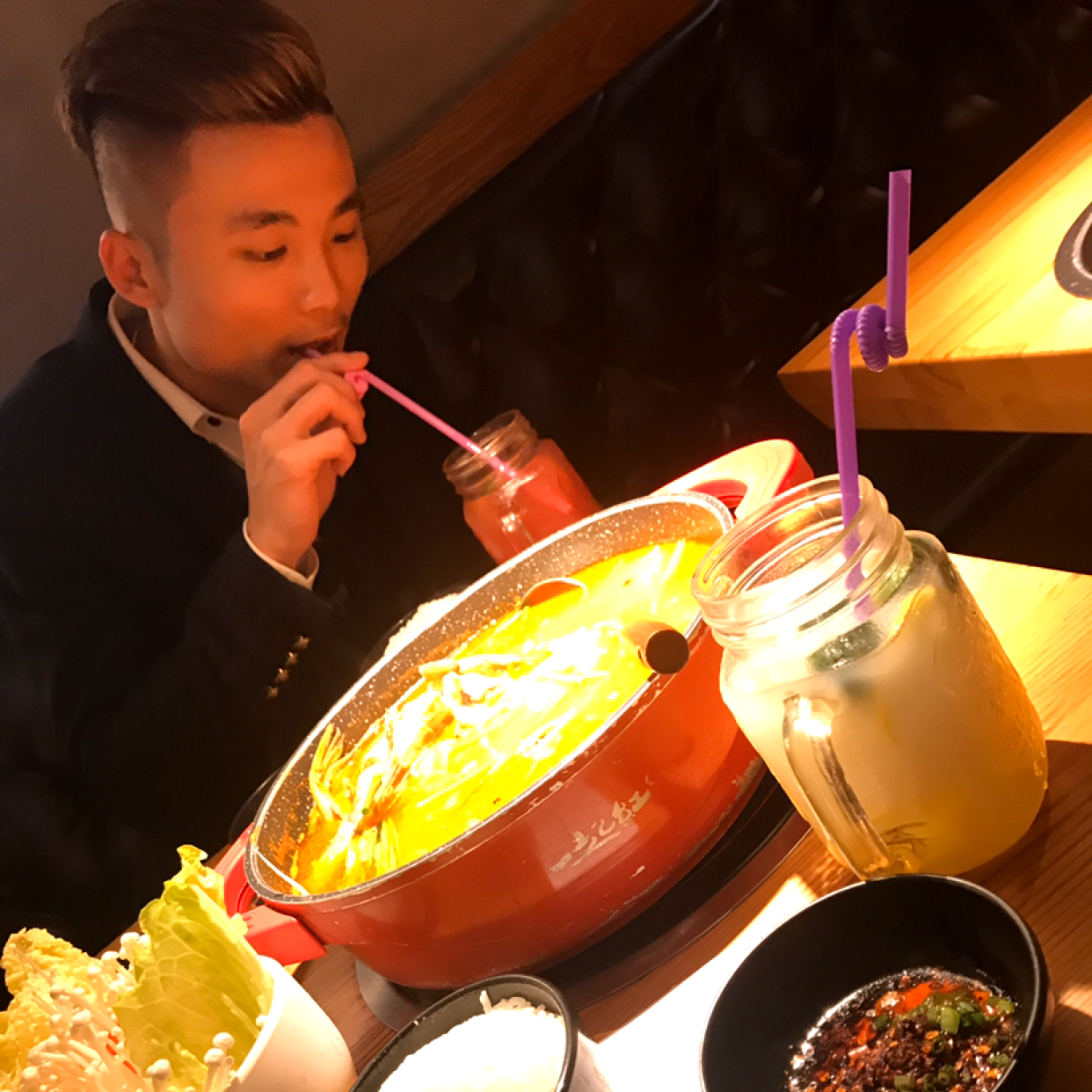含蓄凝眸睫毛的照片