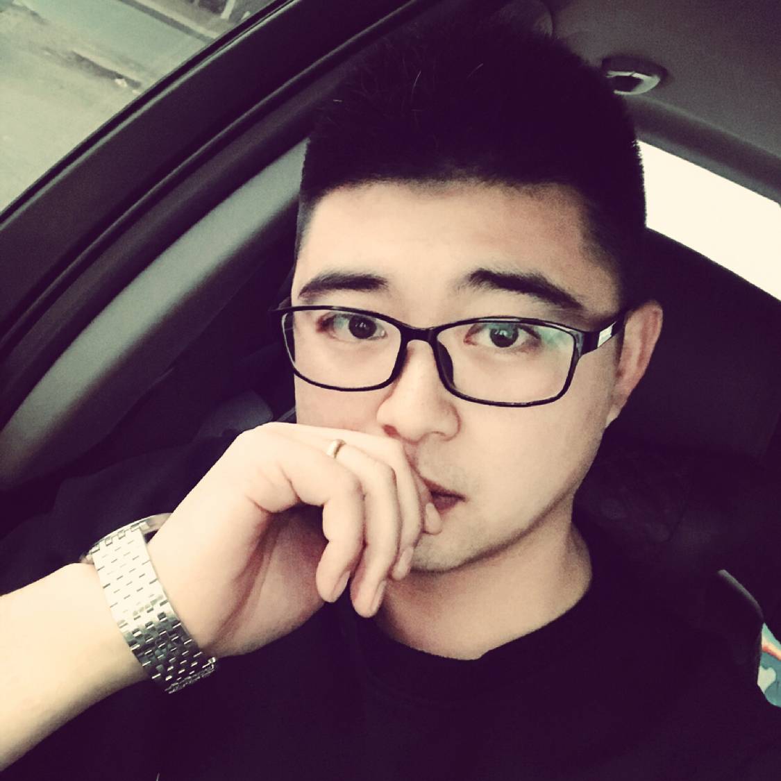 背包打愤怒的照片