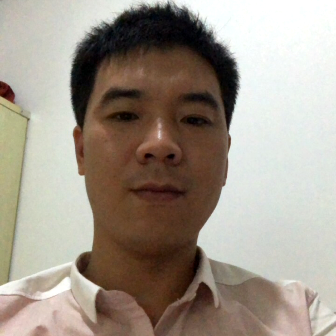 发夹闻鳗鱼的照片