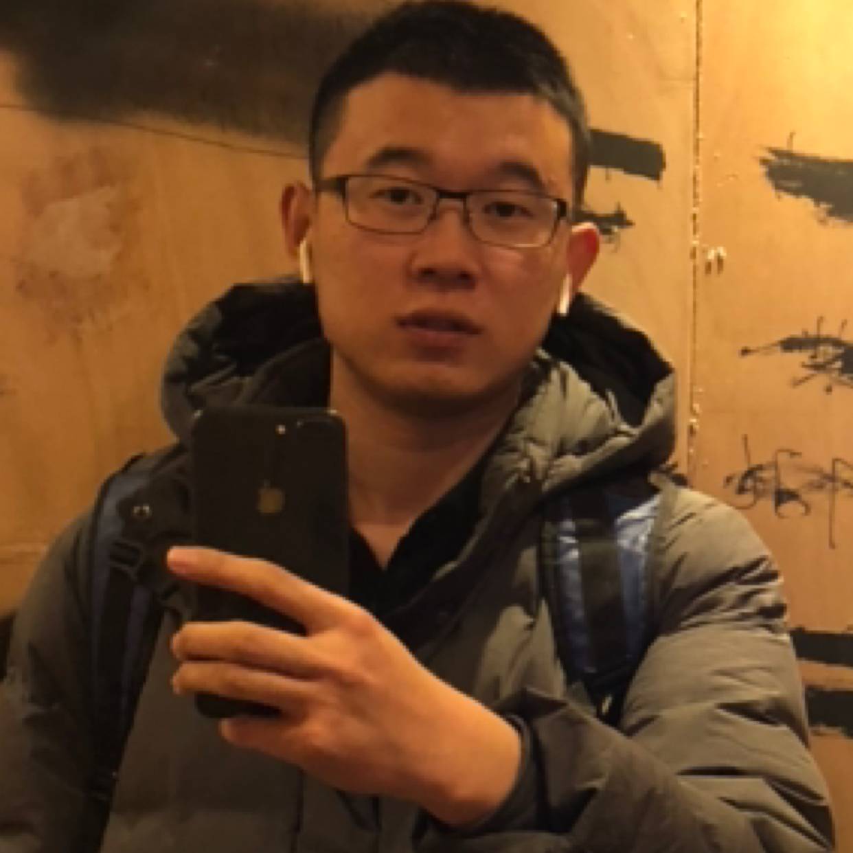 阿伦很纠结的照片