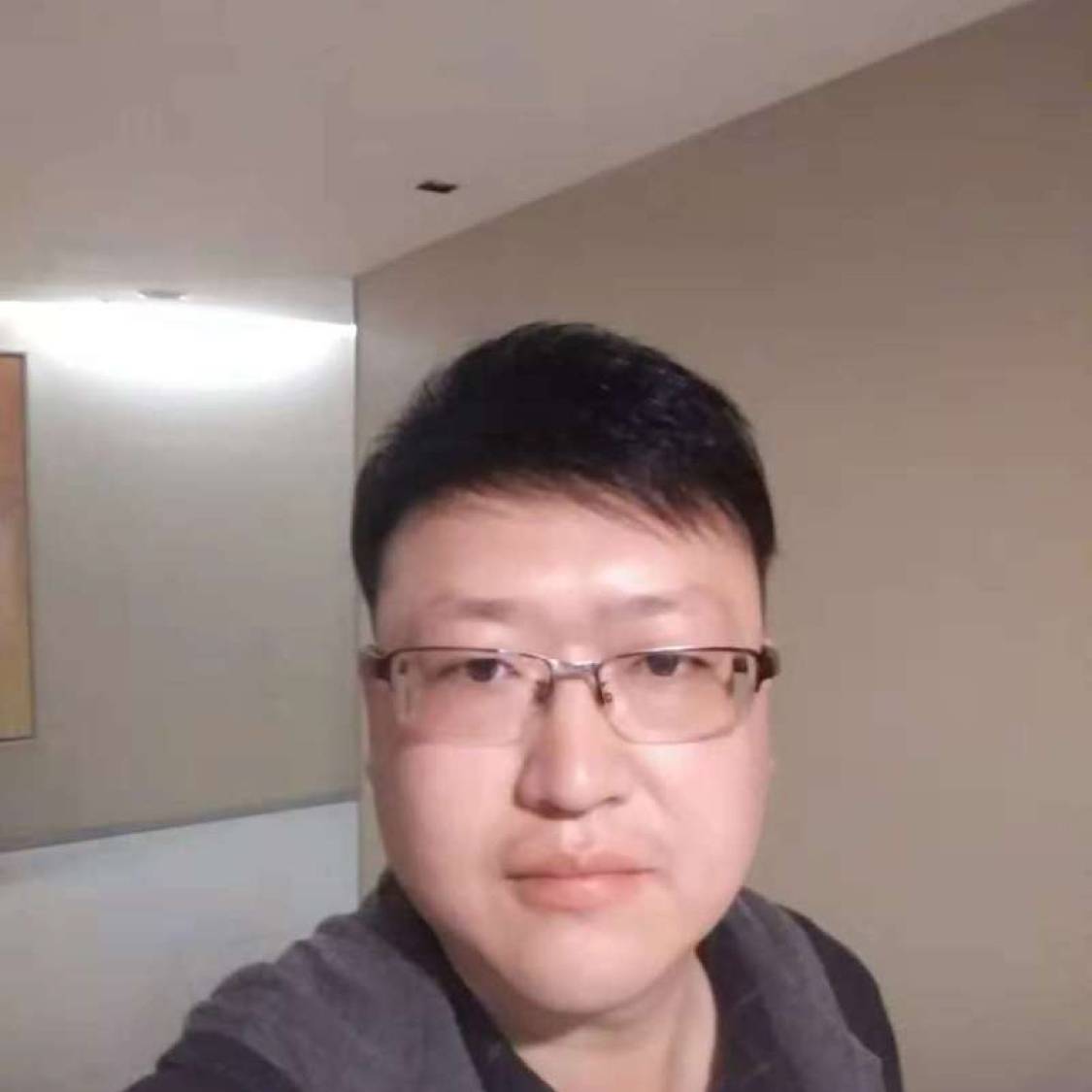 鲤鱼打煎饼的照片