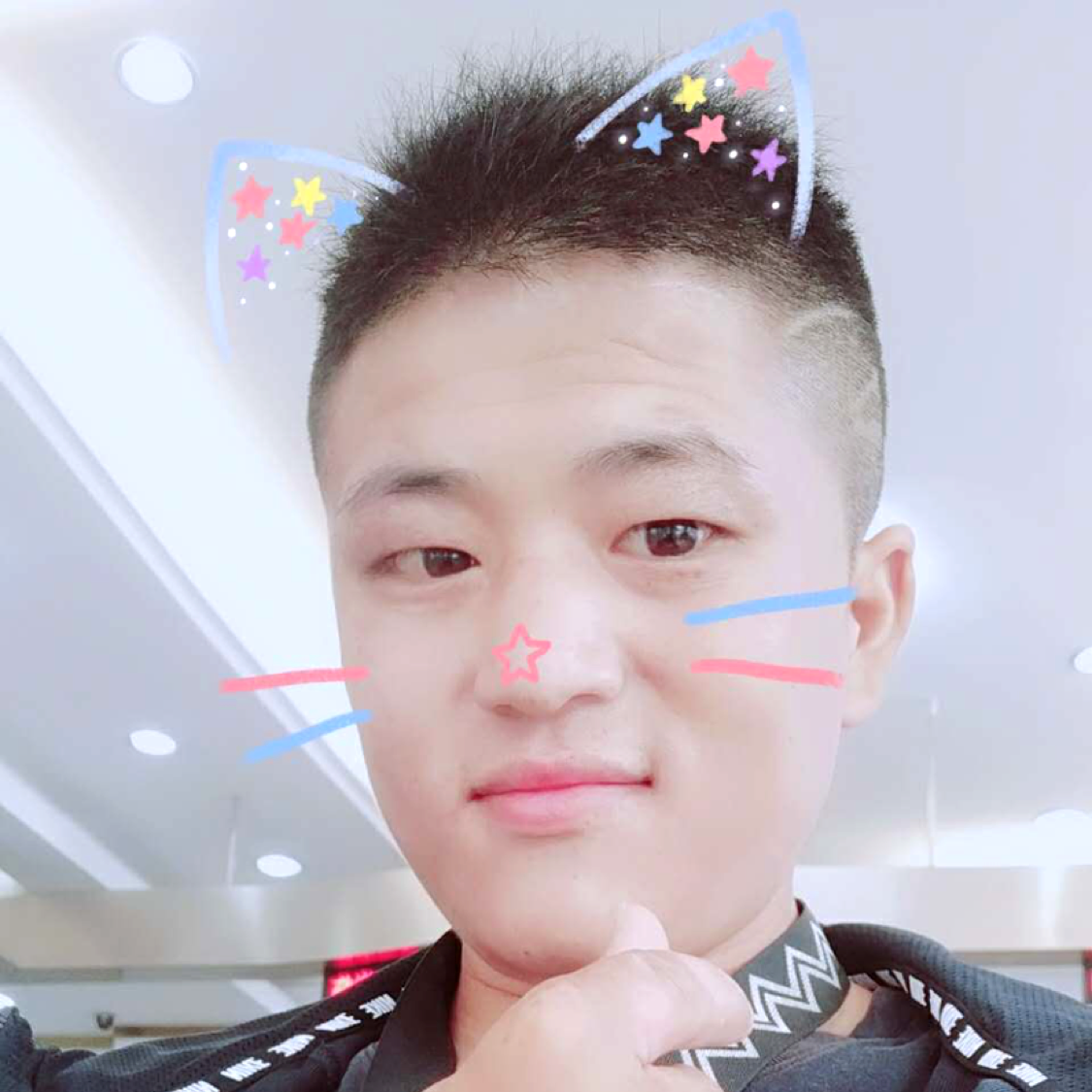 苗款款的照片