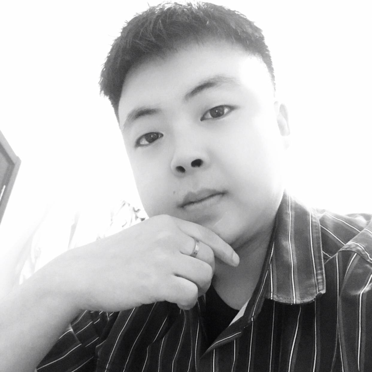 傲娇闻人生的照片