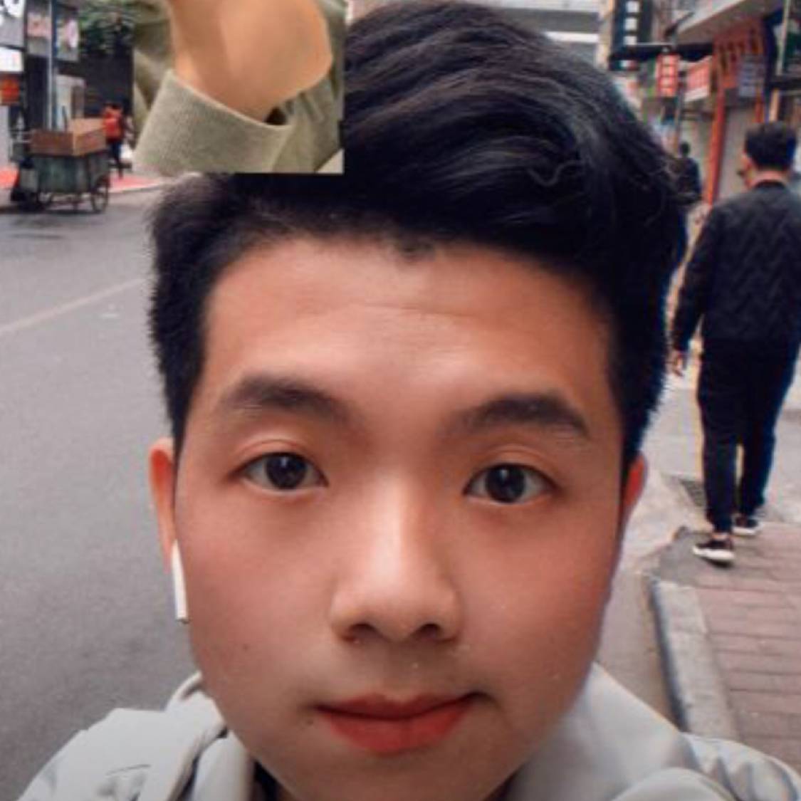 幸福不仅是物质的照片