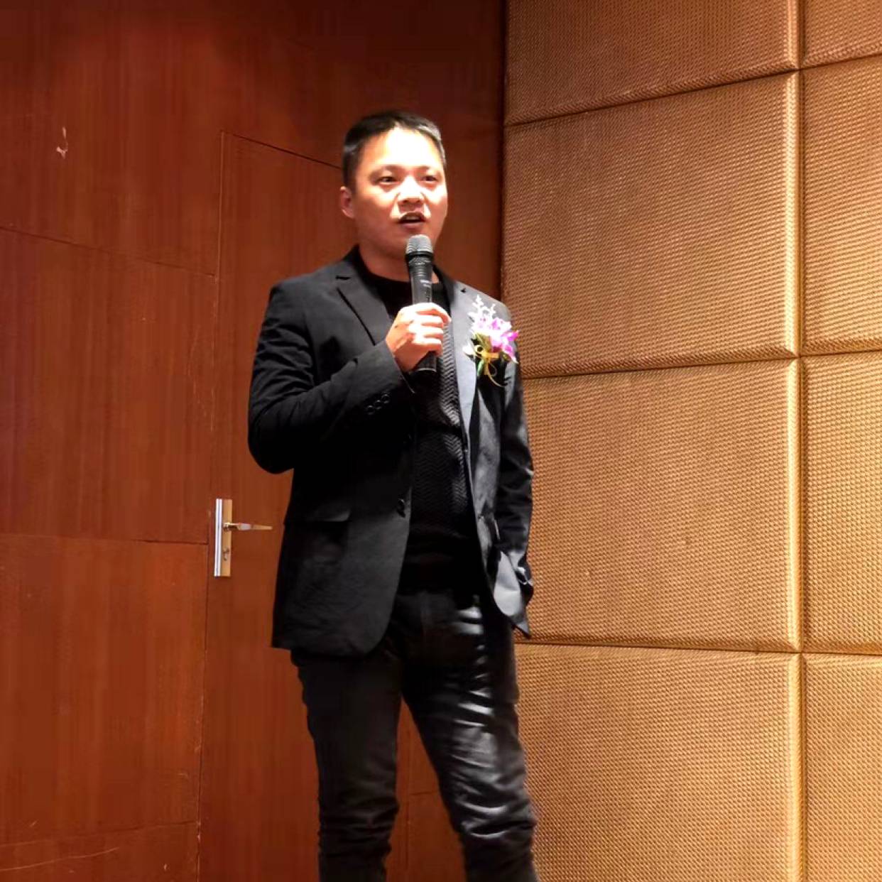 扣马兰的照片