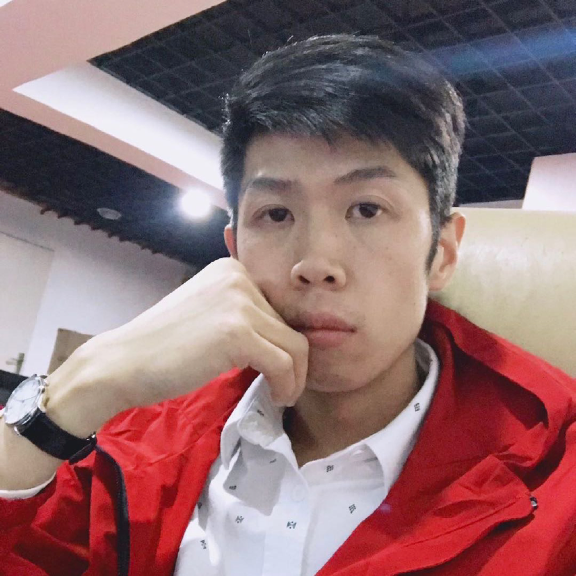 阔达就星雨的照片