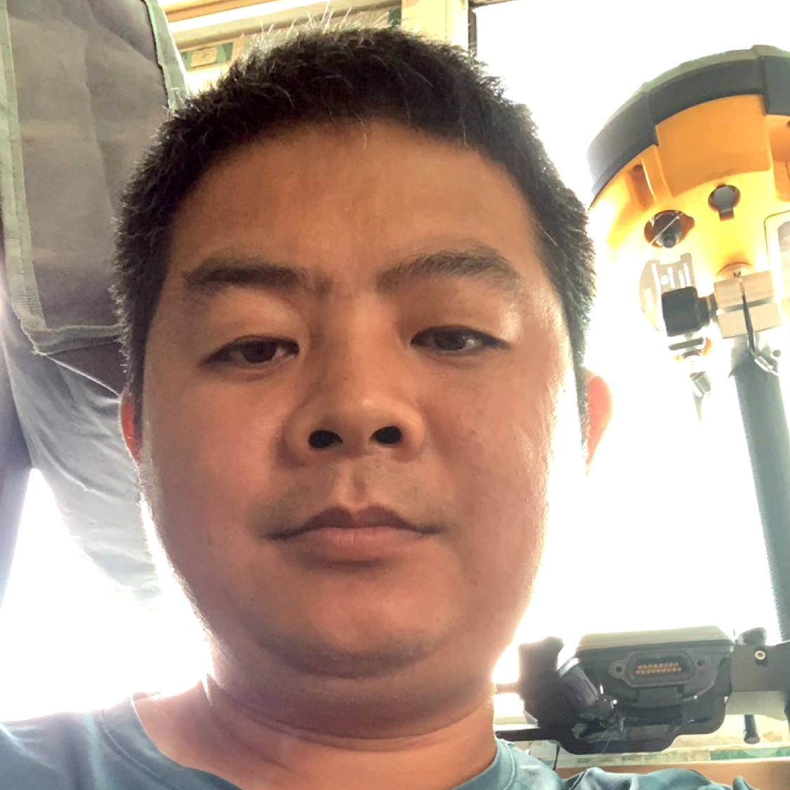 干净笑煎蛋的照片