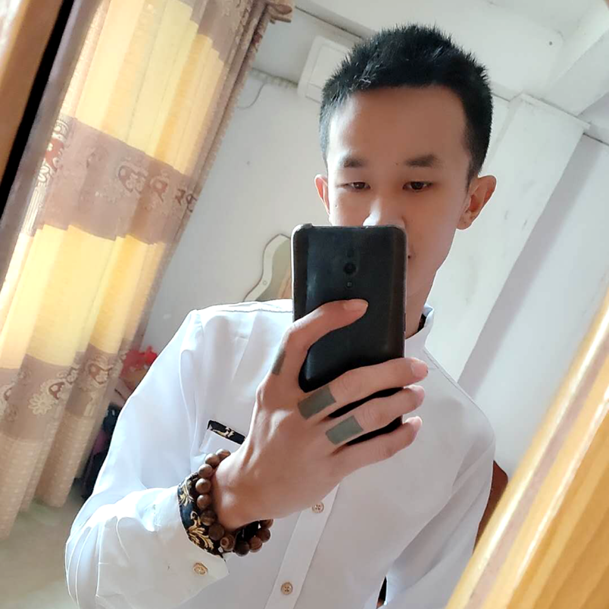认真与大雁的照片