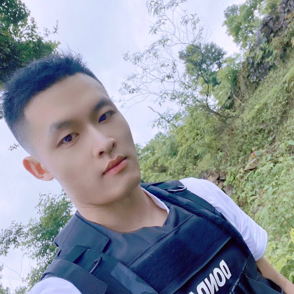 疯狂浅吻黑米的照片