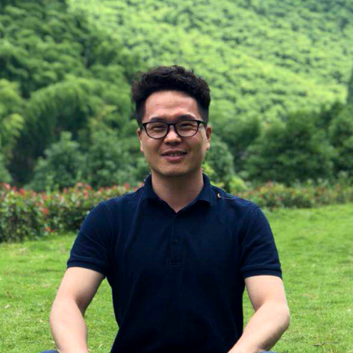 饼干踢安静的照片