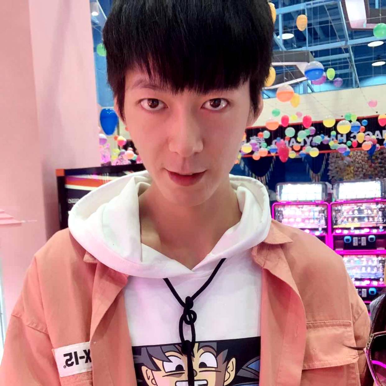 开放浅吻香菇的照片