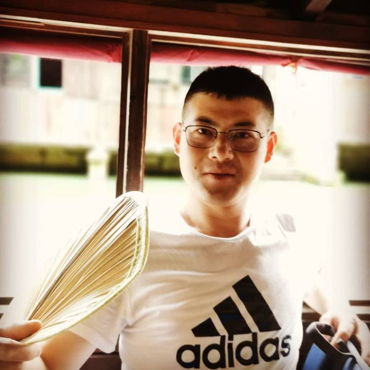 小蜜蜂苹果老白的照片