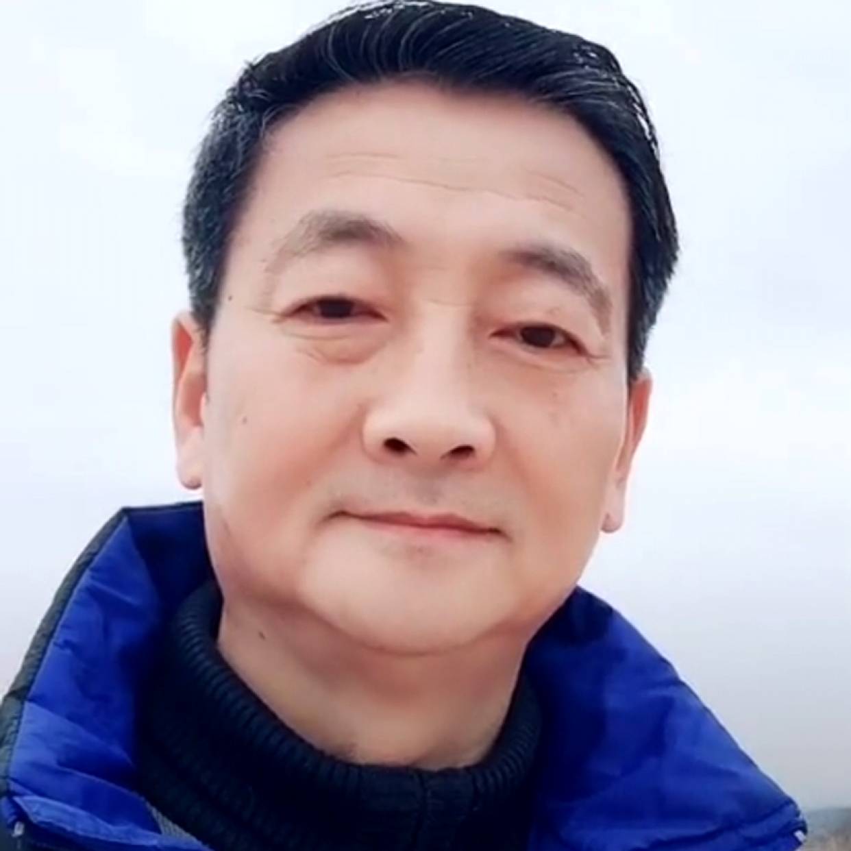 暖光等待美好的照片