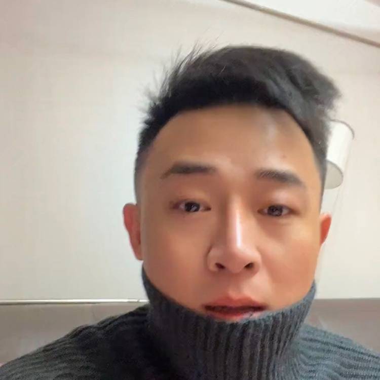 被深过的男人的照片