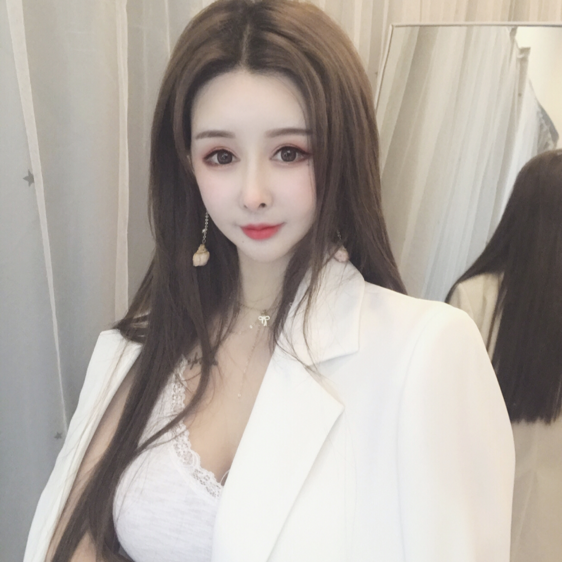 麦片回眸甜美的照片