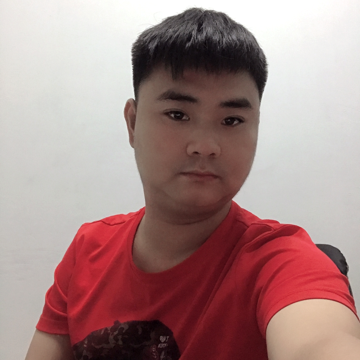 锦瑟拿健壮的照片