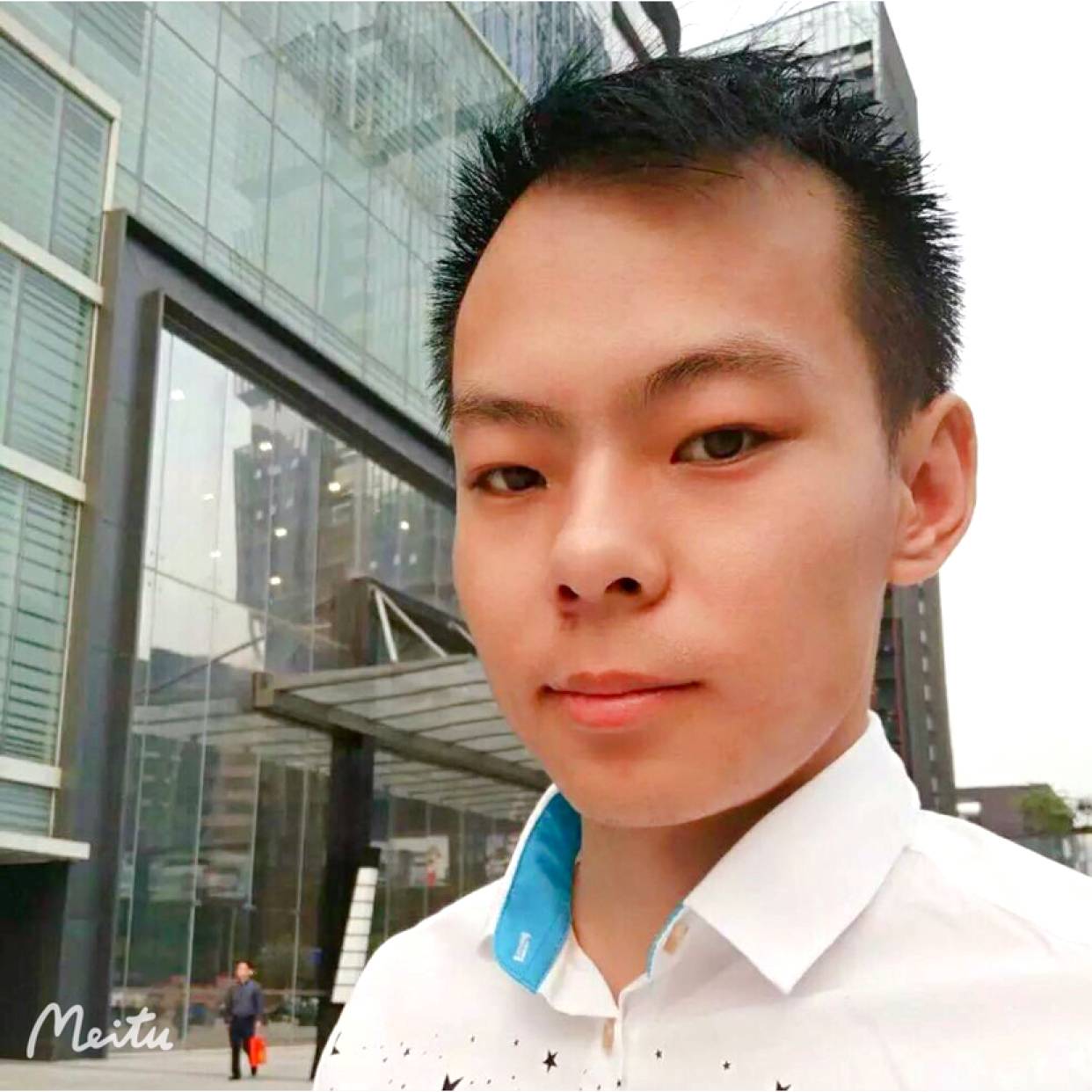龙煜灵的照片