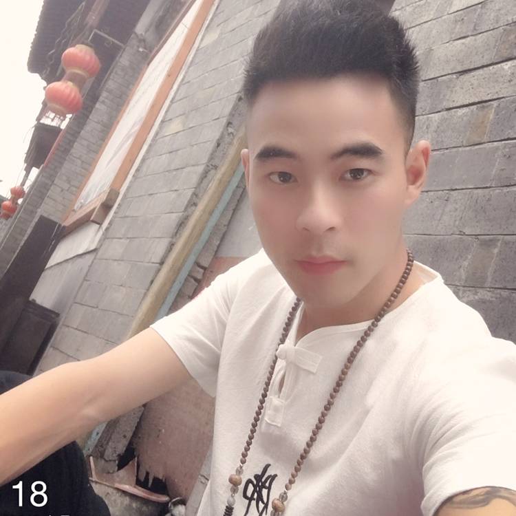 魏-先生的照片