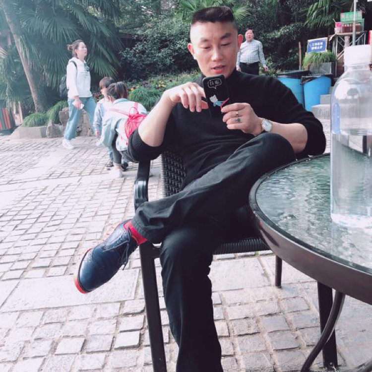 陈华友的照片