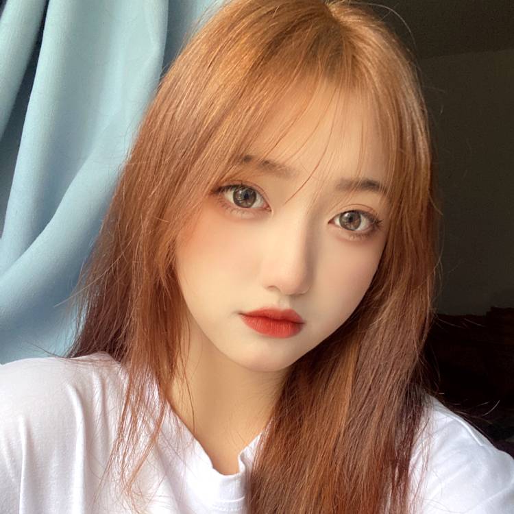 美女霞的照片