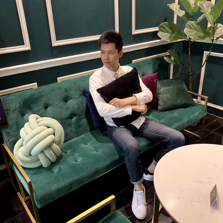 XRW宝藏男孩的照片
