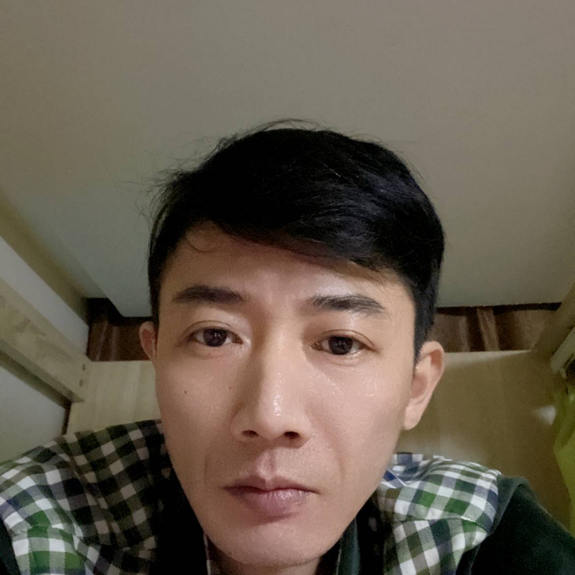 强颜欢笑的鸡腿的照片