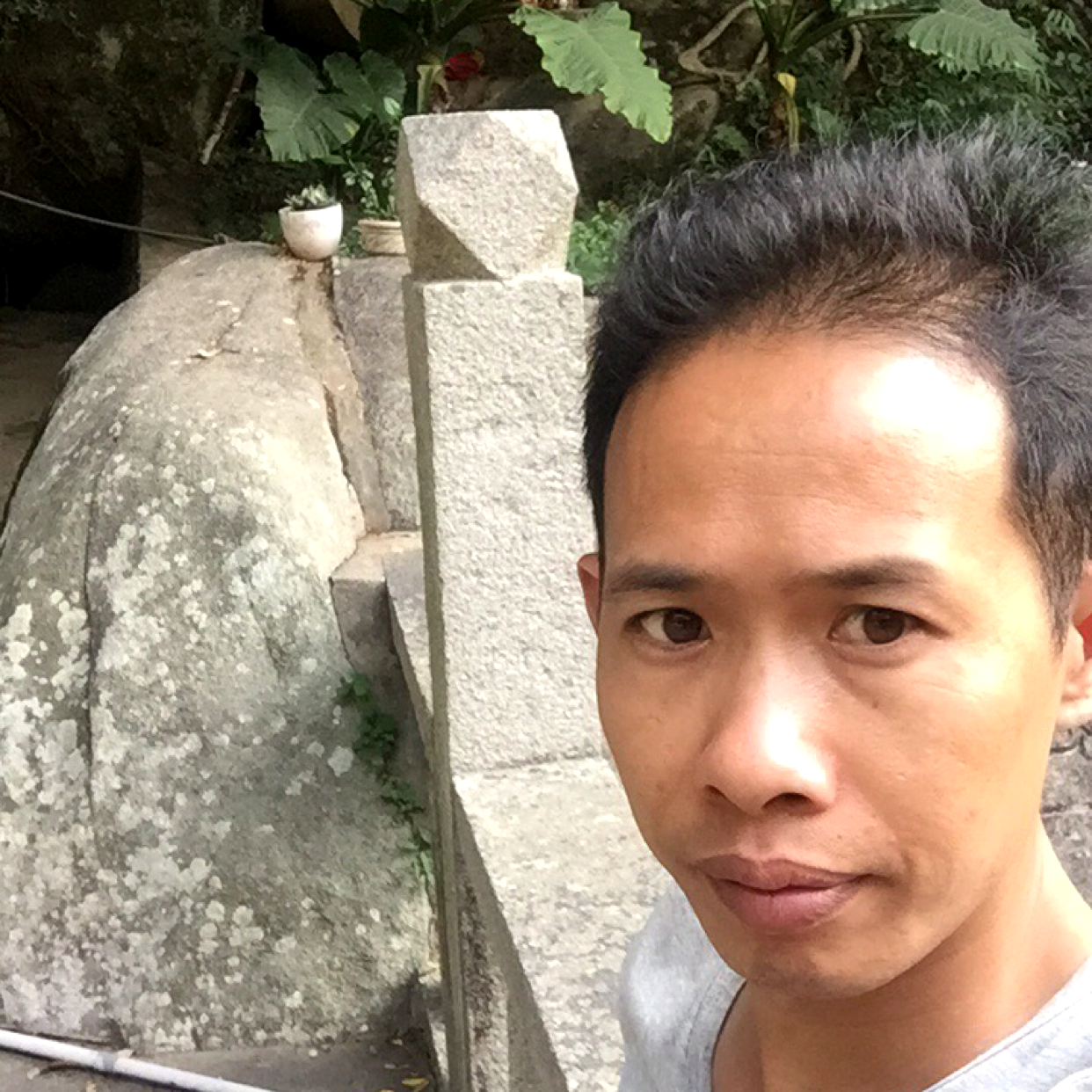 漠然迎绝恋的照片
