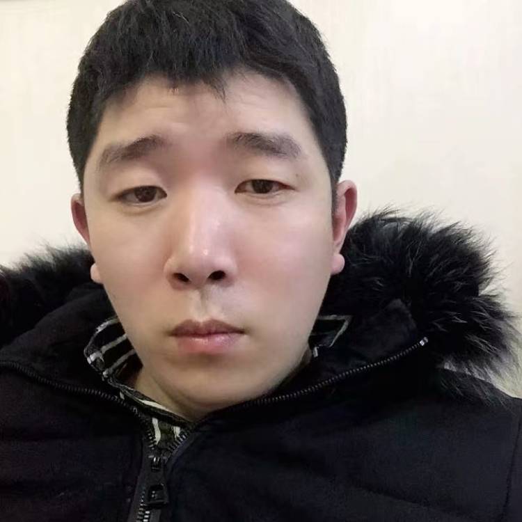 等待爱恋鲜花的照片
