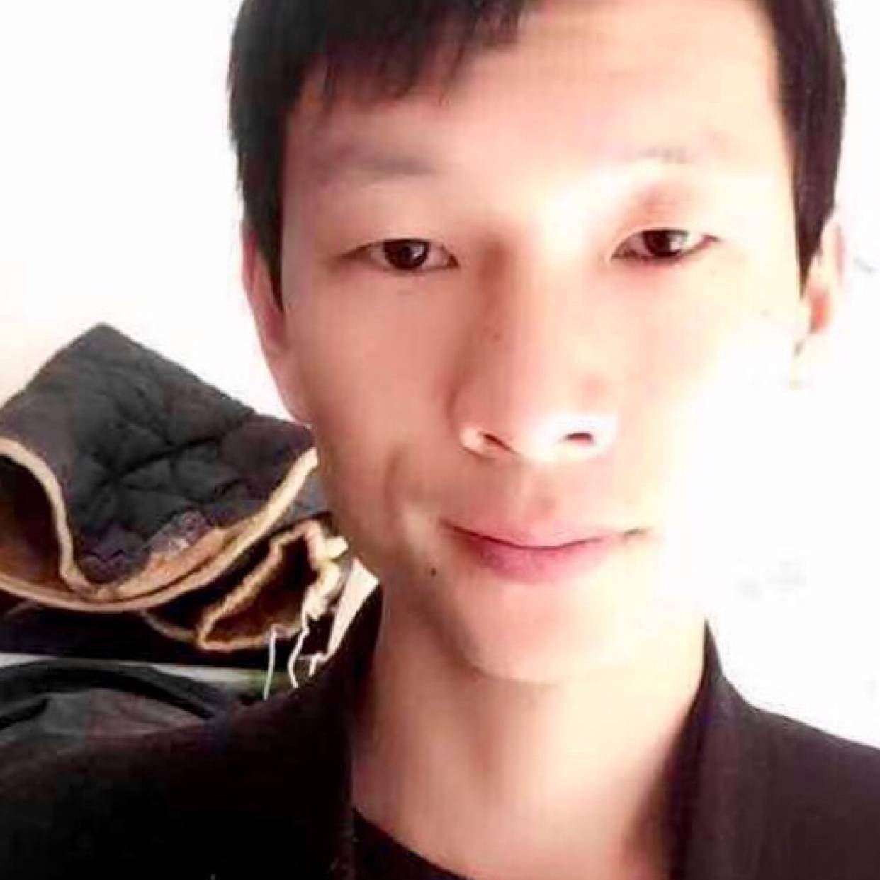 傲娇泪了铃铛的照片