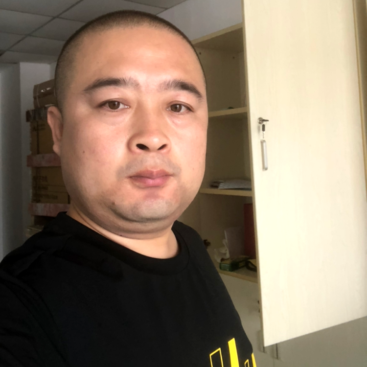 纯情浅吻河马的照片