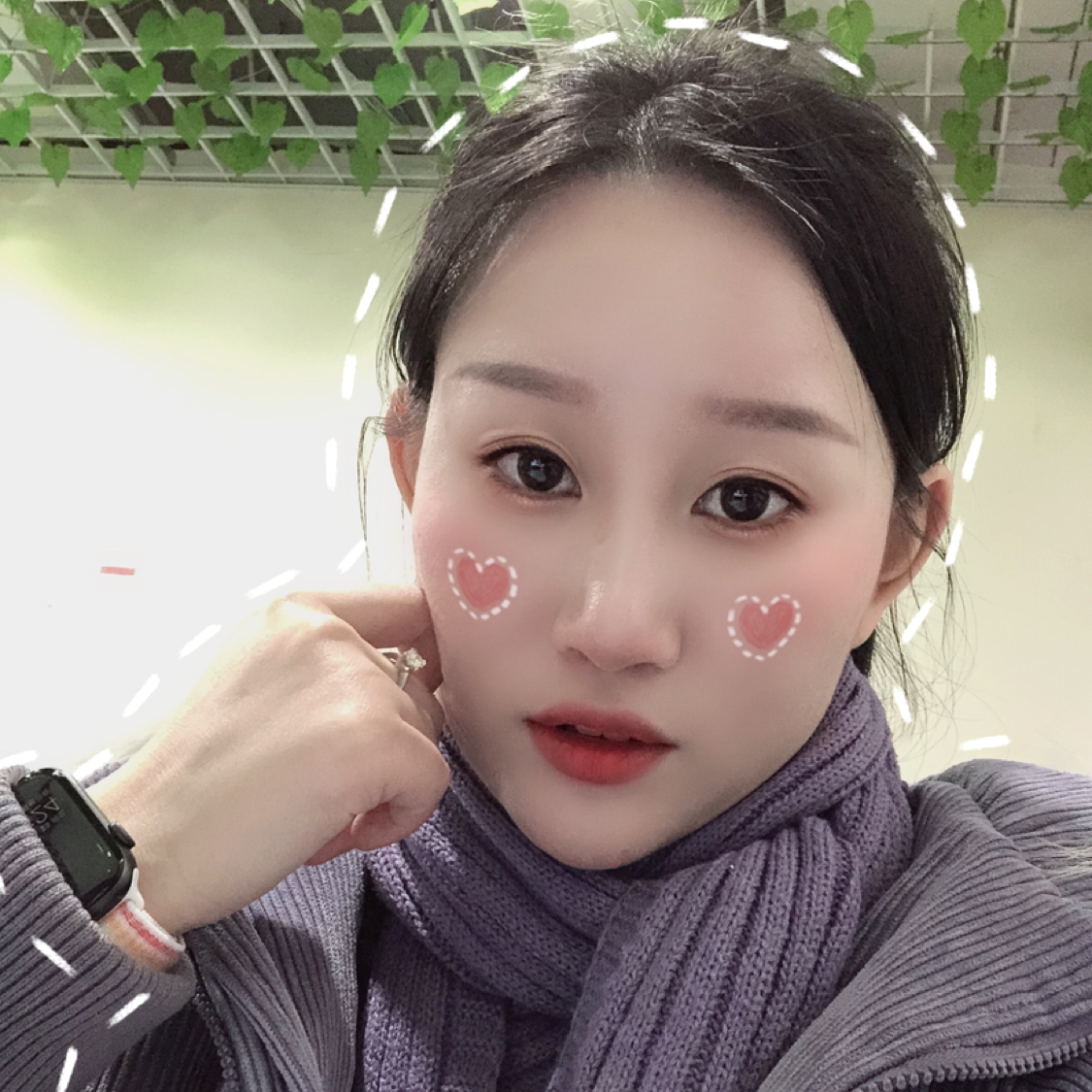 小松鼠等待光亮的照片