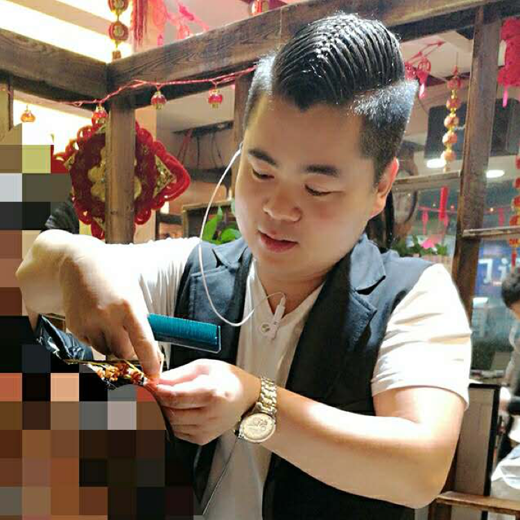 等待和野狼的照片