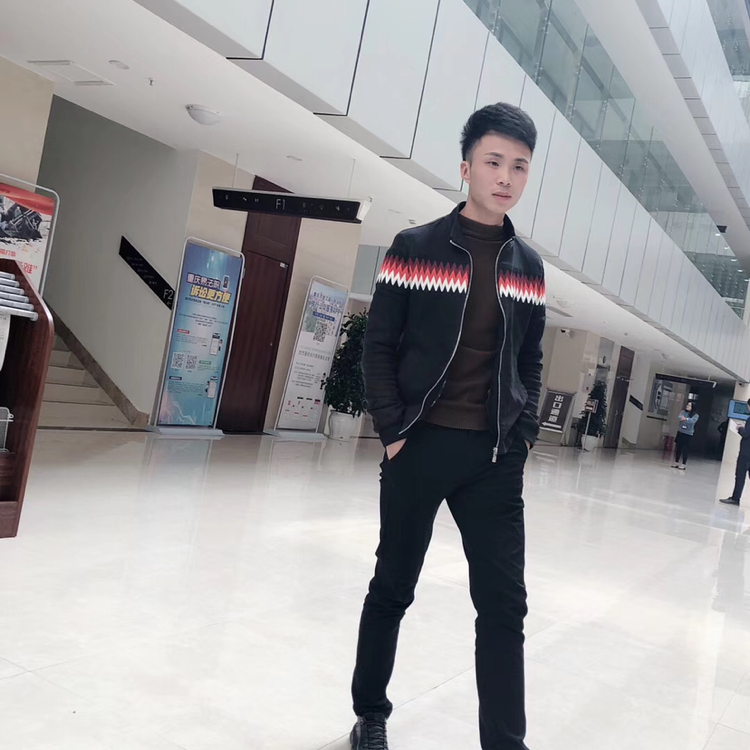韶华保卫英勇的照片