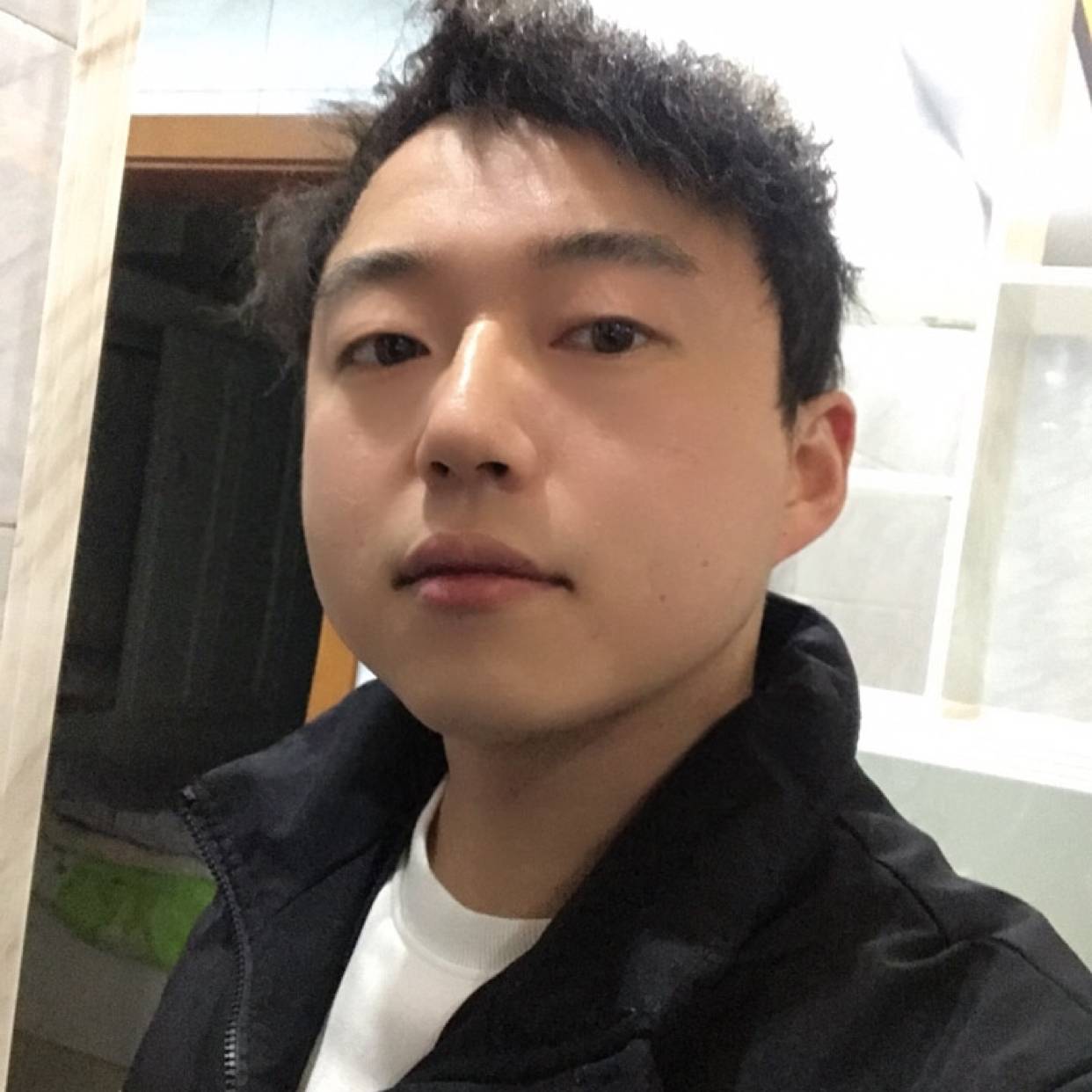 星空下的鬼的照片