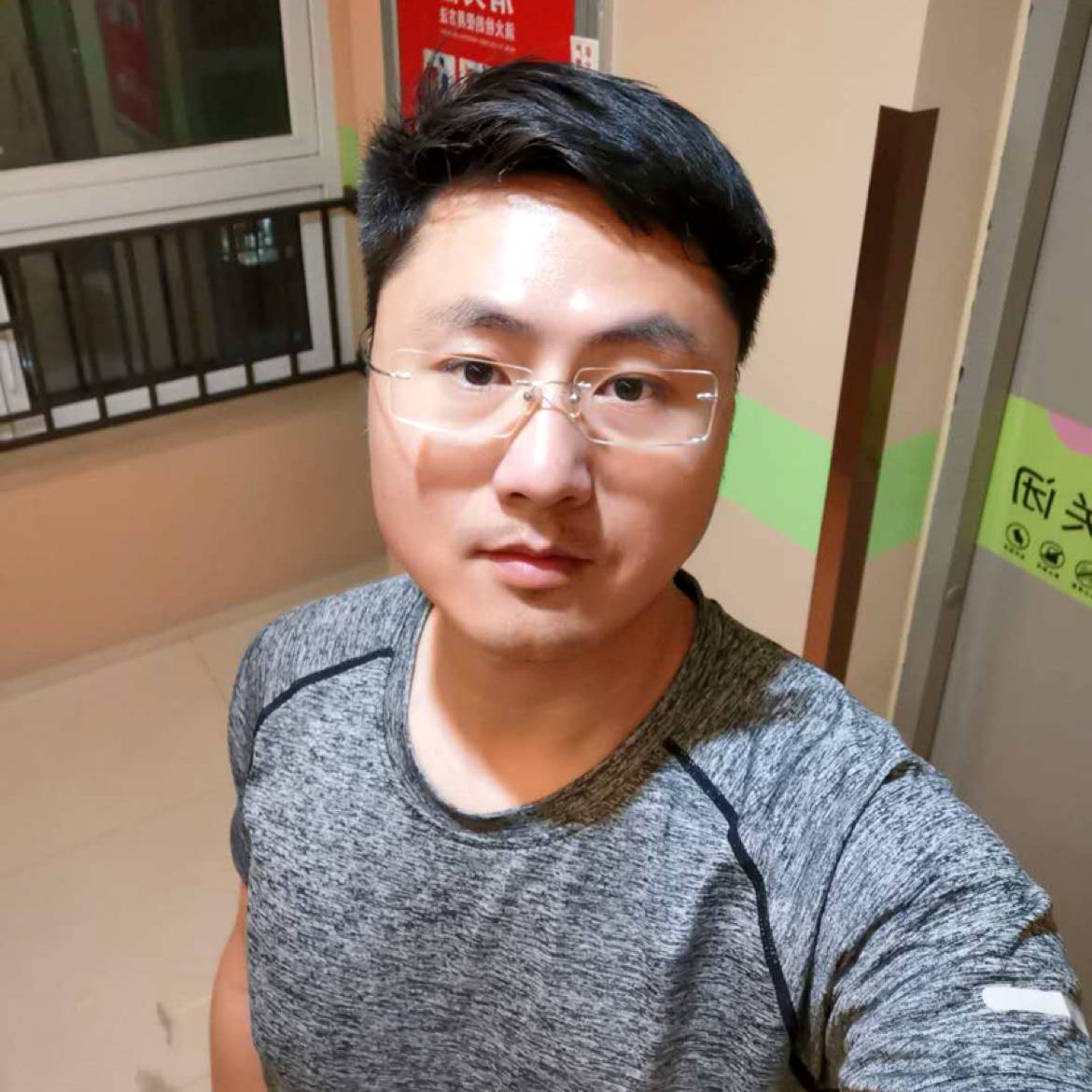 昏睡的小土豆的照片