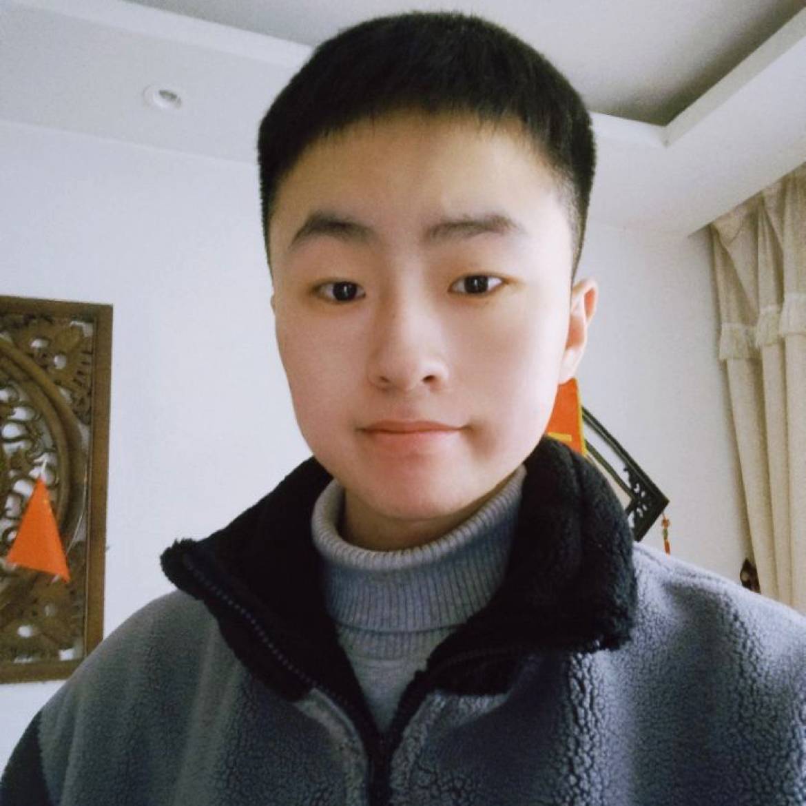 饼干闻喜悦的照片