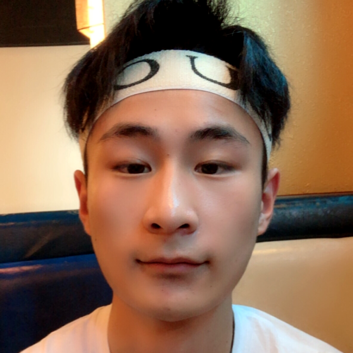 跳跃挽手鱼的照片