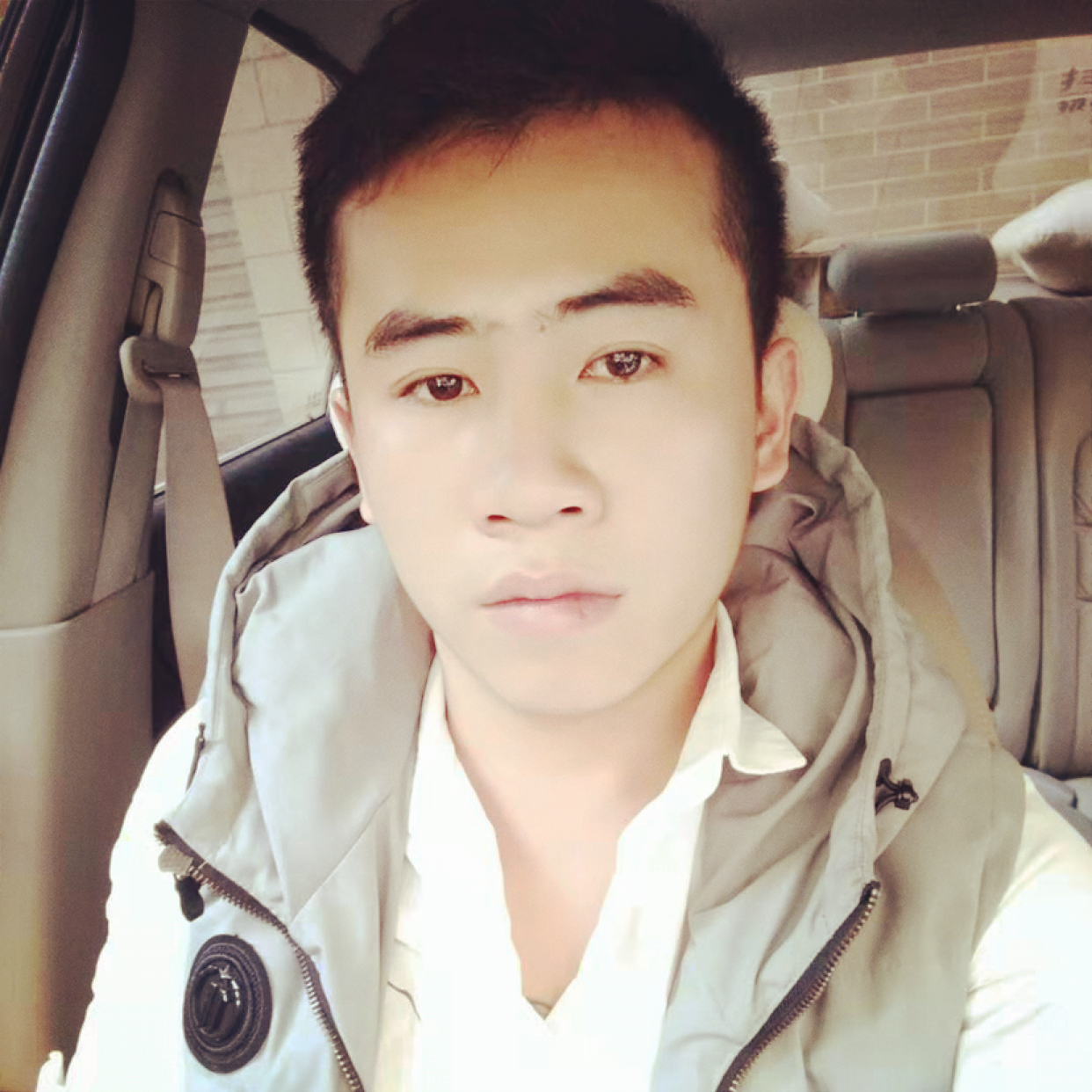 小兔子泪了俏皮的照片