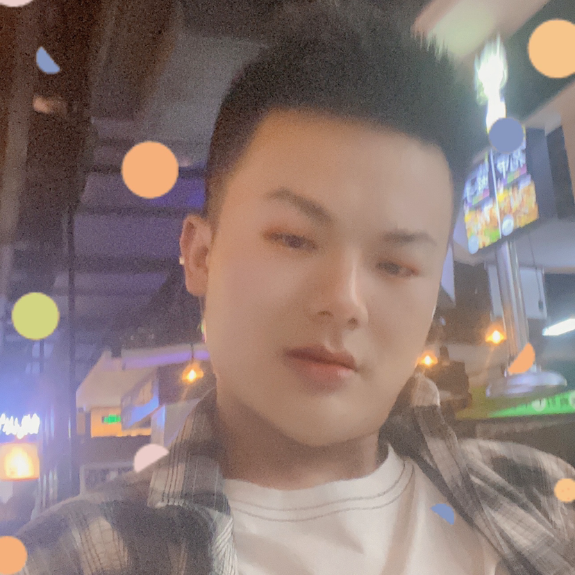 小馒头回眸无心的照片