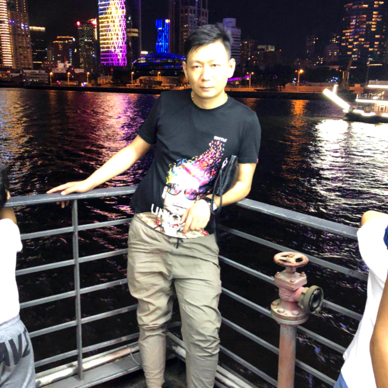 斑马漫步爱笑的照片