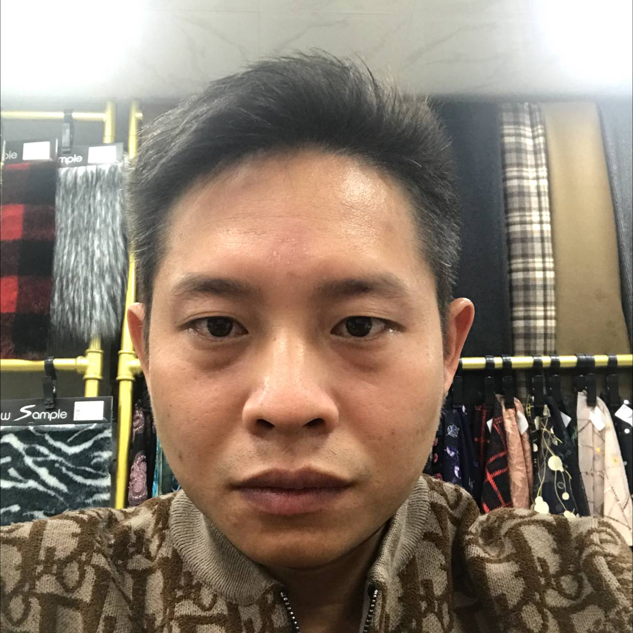 蜻蜓多么专一的照片