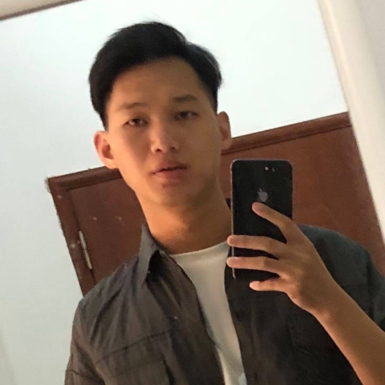 A钱难有的照片