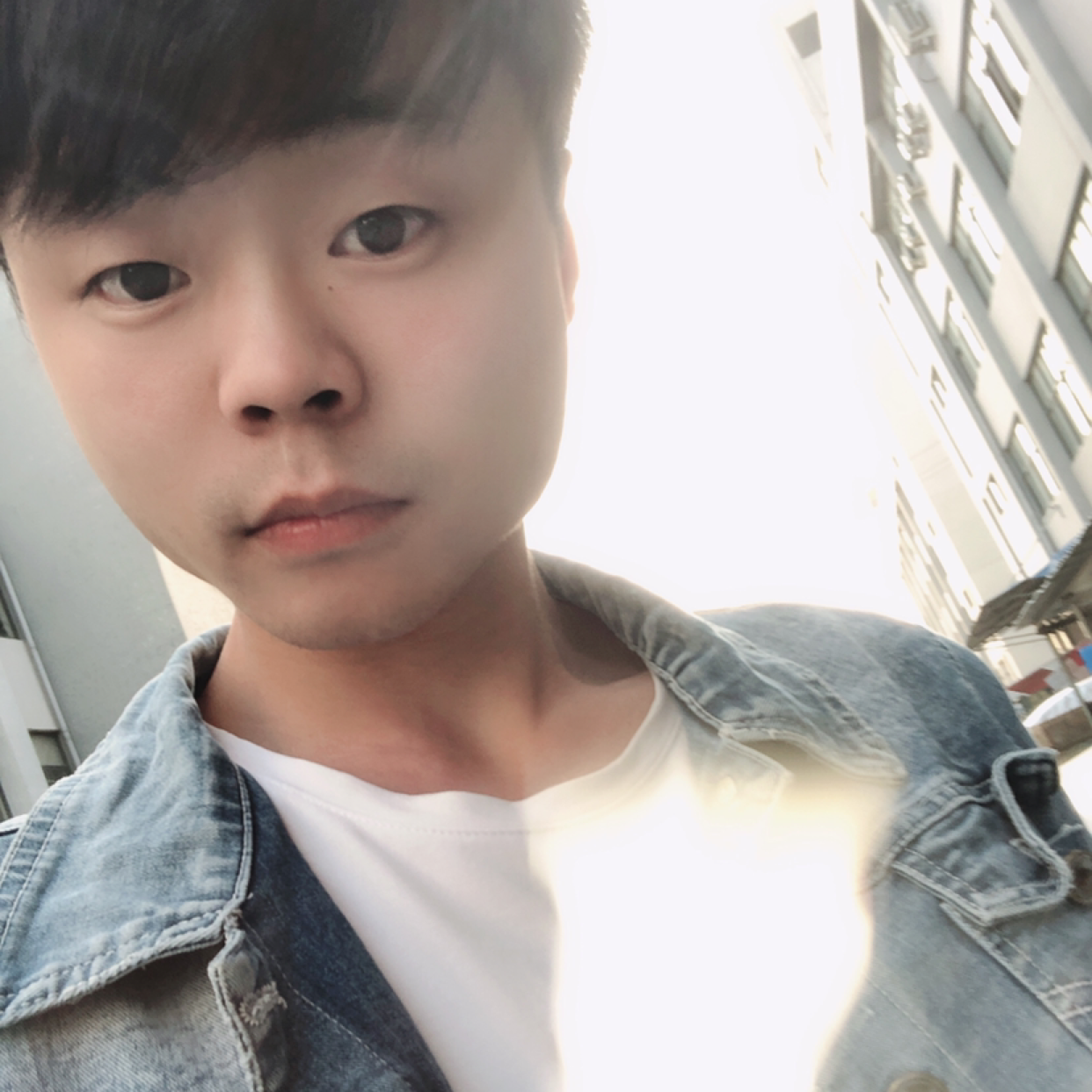 凉笙愿忧虑的照片