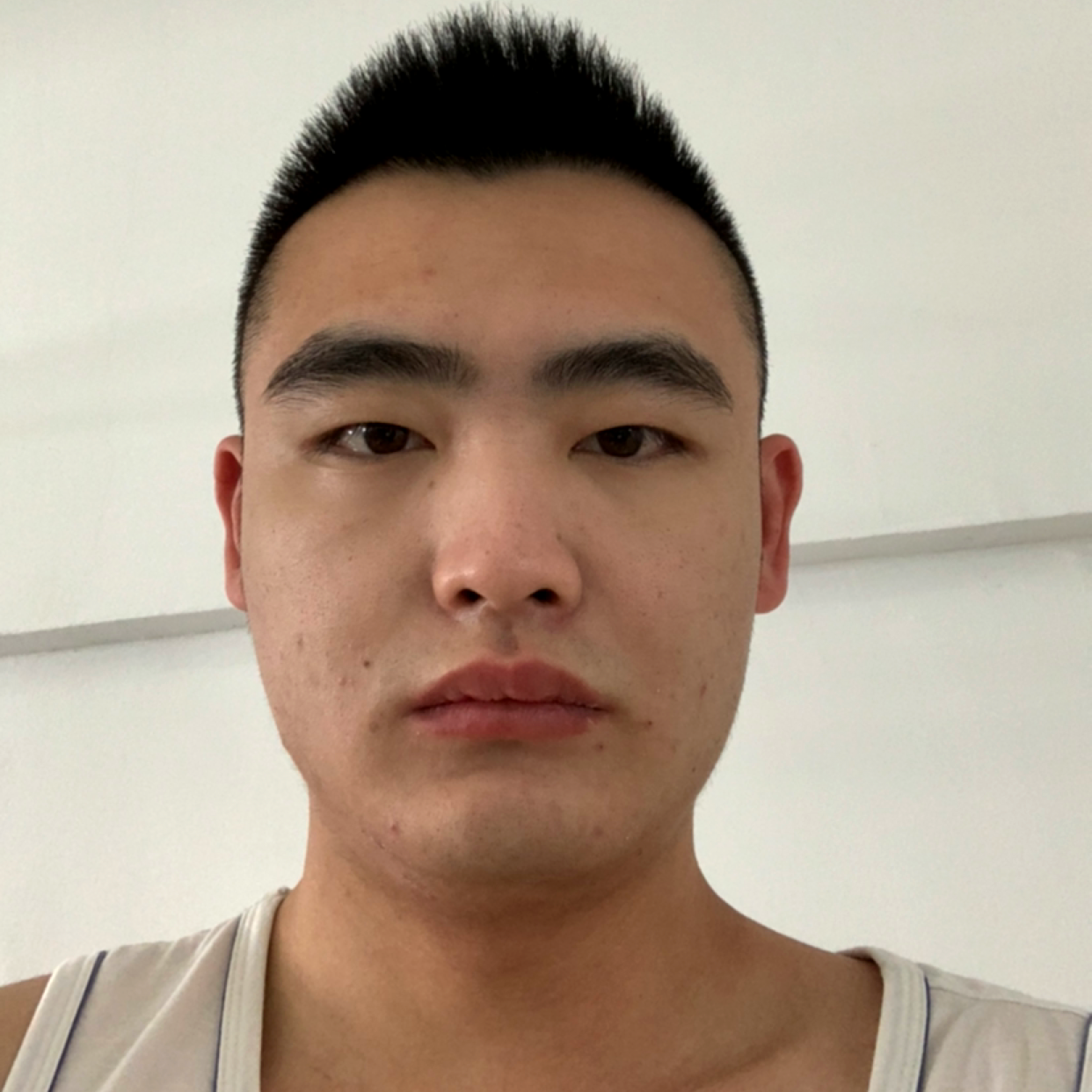 精神小伙C的照片